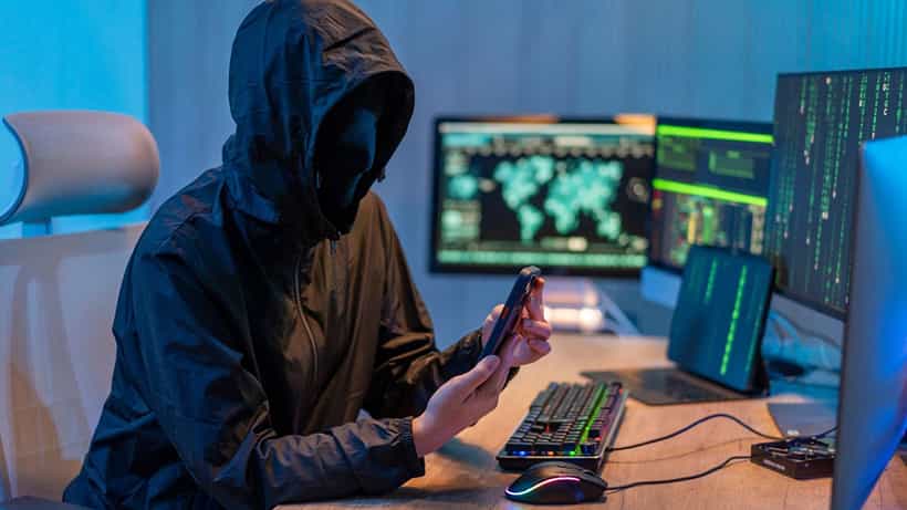 Digital arrest: থানা থেকে বলছি, ৫ দিনের জন্য পরিবারের সবাই ডিজিটাল অ্যারেস্ট, তারপর যা হল...