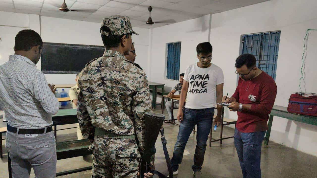 Jalpaiguri: রাত হলেই দাপিয়ে বেড়ায় ওরা, ভোটের আগে কী ব্যবস্থা নিল বনদফতর