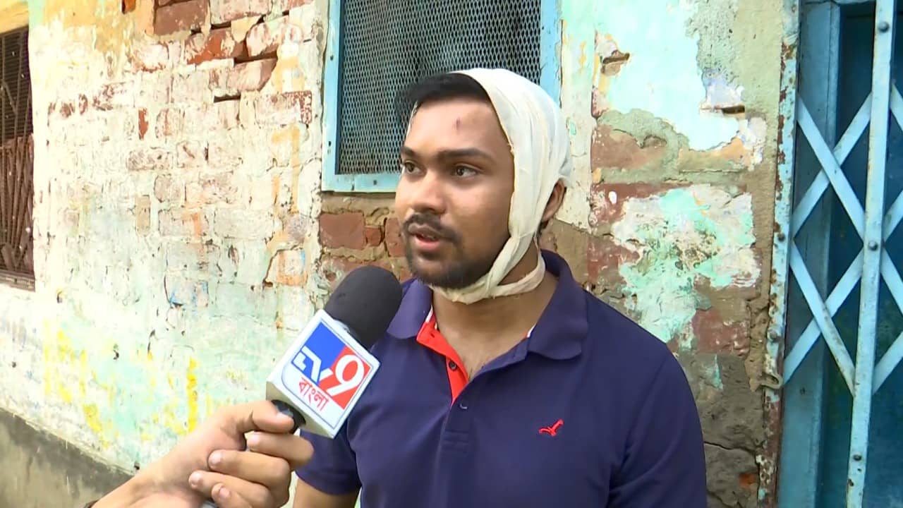 Kolkata: শব্দবাজি ফাটানোর প্রতিবাদ করায় এন্টালিতে যুবককে বেধড়ক মার, মিডিয়া তৎপর হতে ভোলবদল পুলিশের