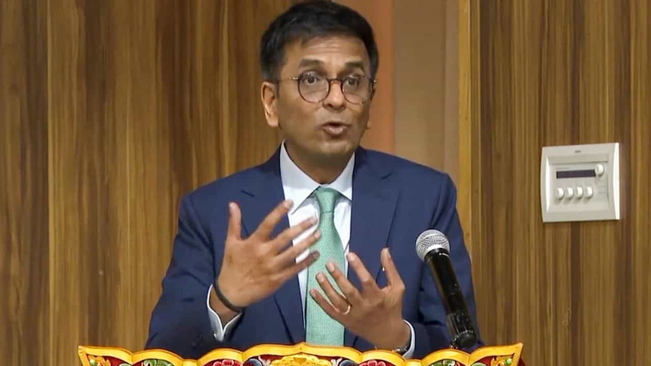 Former CJI DY Chandrachud: 'বিচারপতিদের প্রশিক্ষণ দেওয়া দরকার', হঠাৎ কেন একথা বললেন প্রাক্তন প্রধান বিচারপতি? Former CJI DY Chandrachud: 'বিচারপতিদের প্রশিক্ষণ দেওয়া দরকার', হঠাৎ কেন একথা বললেন প্রাক্তন প্রধান বিচারপতি?