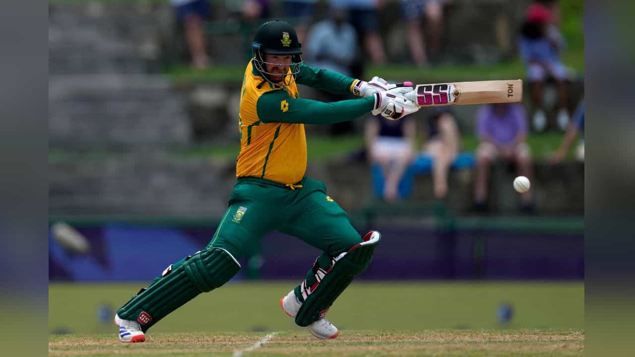 IND vs SA: হার দিয়ে সিরিজ শুরু প্রোটিয়াদের, তাও অনবদ্য মাইলস্টোন হেনরিখ ক্লাসেনের IND vs SA: হার দিয়ে সিরিজ শুরু প্রোটিয়াদের, তাও অনবদ্য মাইলস্টোন হেনরিখ ক্লাসেনের