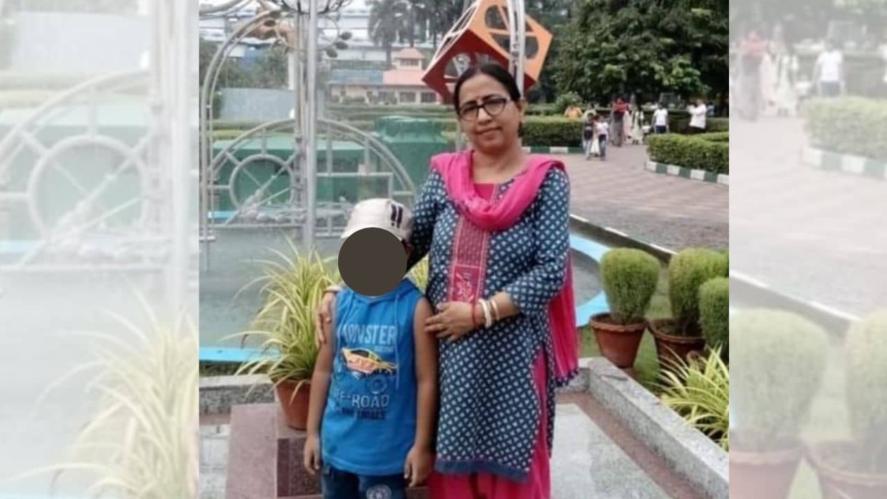 Millennium Park: হাওড়া জেটিঘাটে লঞ্চ থেকে নামতে গিয়ে গলে গঙ্গায় তলিয়ে গেলেন মহিলা