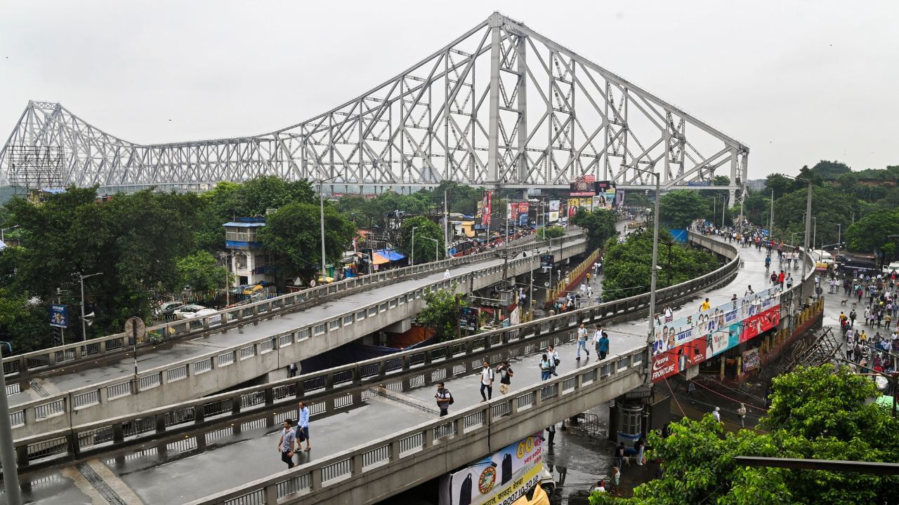 Howrah Bridge: শনিবার রাতে ভুলেও গাড়ি নিয়ে হাওড়া ব্রিজের দিকে যাবেন না