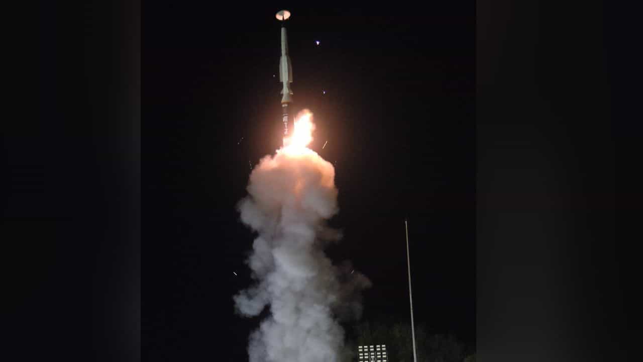 Long Range Hypersonic Missile: শব্দের থেকেও ৫ গুণ বেশি গতিতে ছুটবে! ভারতীয় সেনার এই মিসাইলে রাতের ঘুম উড়ল চিন-পাকিস্তানের Long Range Hypersonic Missile: শব্দের থেকেও ৫ গুণ বেশি গতিতে ছুটবে! ভারতীয় সেনার এই মিসাইলে রাতের ঘুম উড়ল চিন-পাকিস্তানের