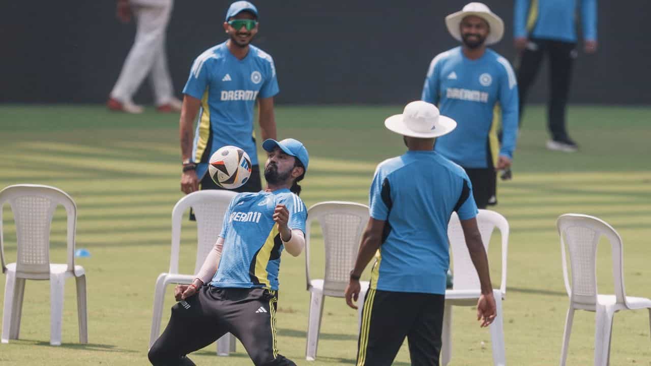 IND VS AUS: রোহিতদের আগেই অস্ট্রেলিয়ায় দুই প্লেয়ার, খেলবেন 'এ' দলের হয়ে IND VS AUS: রোহিতদের আগেই অস্ট্রেলিয়ায় দুই প্লেয়ার, খেলবেন 'এ' দলের হয়ে
