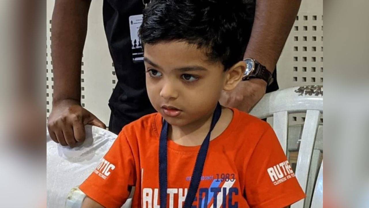 Anish Sarkar: সাড়ে তিন বছরেই বিশ্বরেকর্ডের মালিক, কলকাতার বিস্ময় বালক অনীশকে চেনেন?