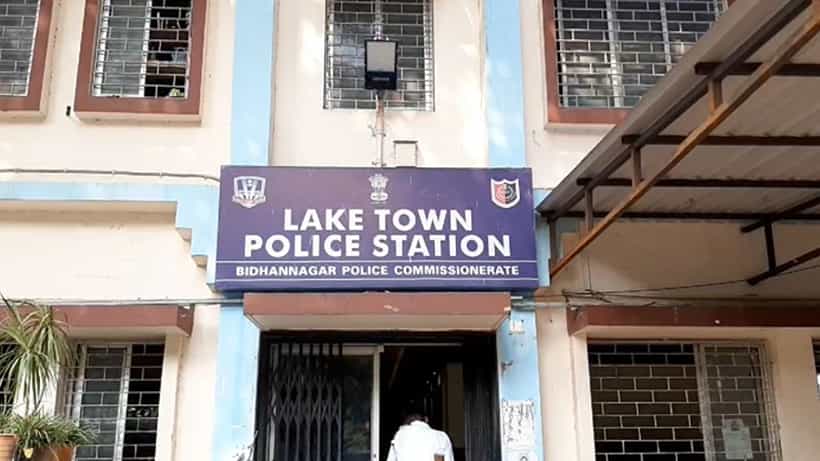 Lake Town: অশান্ত লেকটাউন, অশান্তি থামাতে গিয়ে আক্রান্ত পুলিশও