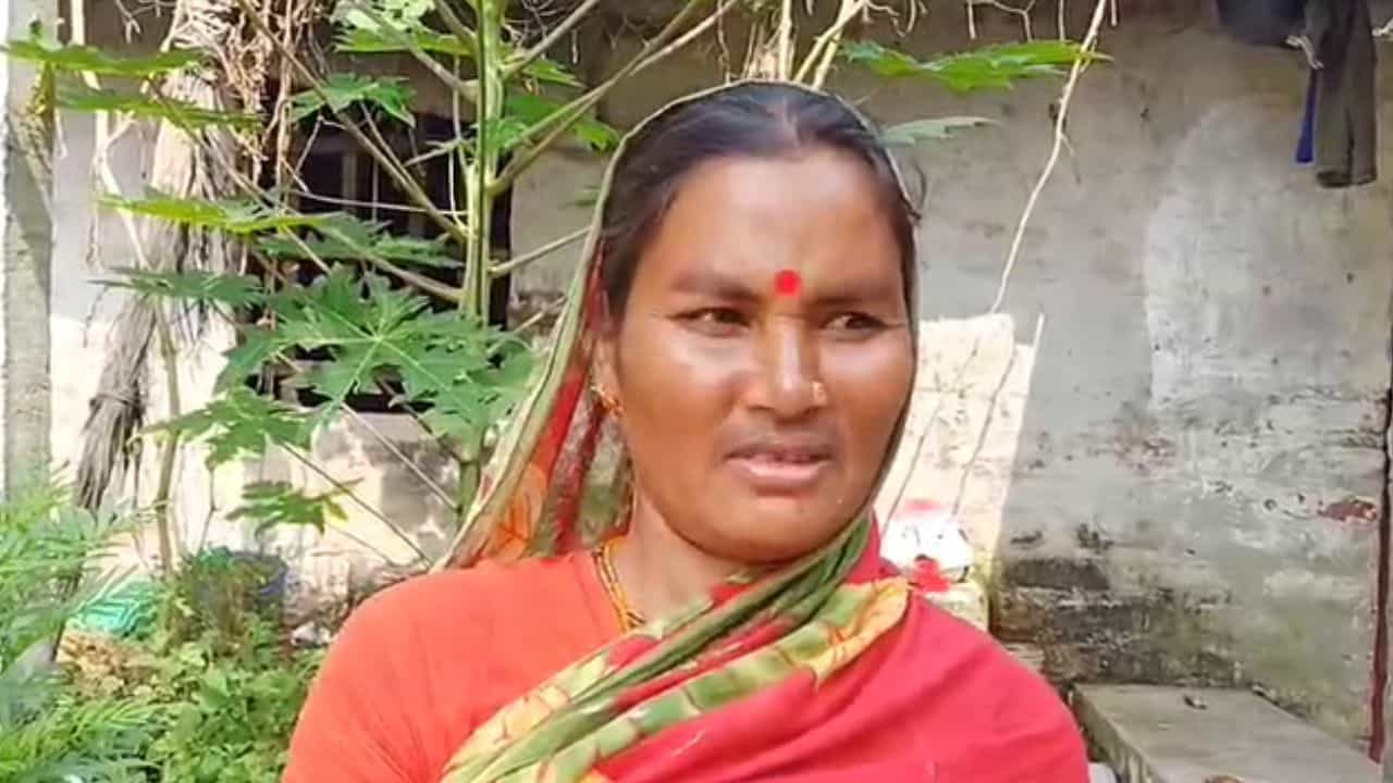 Awas Yojana: এই আরতি তো সেই 'আরতি' নন! আবাসের টাকা নিয়ে এবার বড় কেলেঙ্কারি Awas Yojana: এই আরতি তো সেই 'আরতি' নন! আবাসের টাকা নিয়ে এবার বড় কেলেঙ্কারি