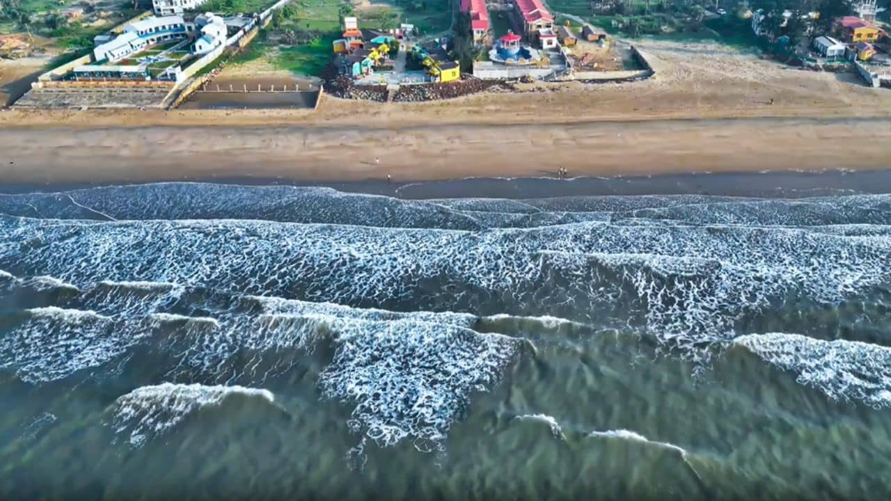 Mandarmani: মন্দারমণিতে এগিয়ে আসছে সমুদ্র! আর কী জানালেন হোটেল মালিকরা