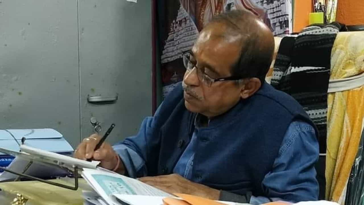 উত্তর ব্যারাকপুর পুরসভার তৃণমূল ভাইস চেয়ারম্যানের দেহ উদ্ধার উত্তর ব্যারাকপুর পুরসভার তৃণমূল ভাইস চেয়ারম্যানের দেহ উদ্ধার