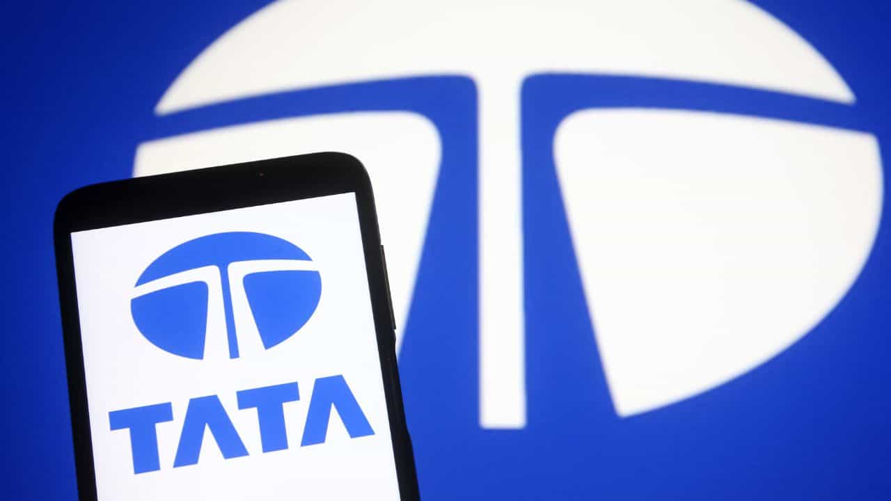 Tata New IPO: নতুন বছরে বিনিয়োগকারীদের লাভের মুখ দেখাতে বড় উপহার দিল টাটা Tata New IPO: নতুন বছরে বিনিয়োগকারীদের লাভের মুখ দেখাতে বড় উপহার দিল টাটা