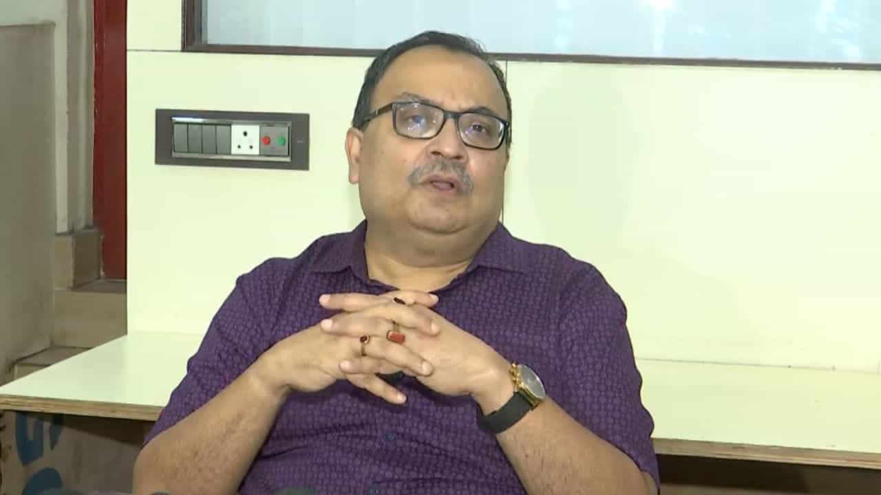 Kunal Ghosh: 'ইতিহাস-ভূগোল জানেন না', হাইকোর্টের প্রধান বিচারপতিকে নিয়ে অবমাননাকর মন্তব্য কুণাল ঘোষের Kunal Ghosh: 'ইতিহাস-ভূগোল জানেন না', হাইকোর্টের প্রধান বিচারপতিকে নিয়ে অবমাননাকর মন্তব্য কুণাল ঘোষের