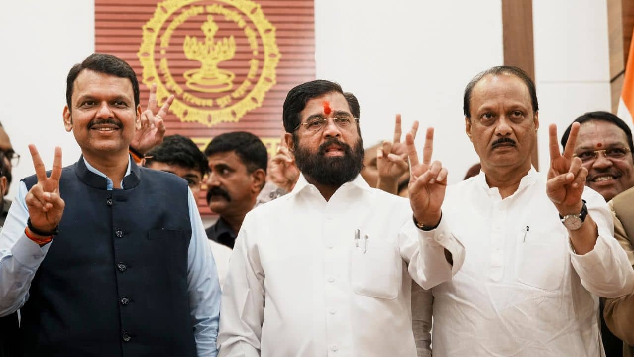 Maharashtra assembly election: মহারাষ্ট্রে মহাবিজয়, মহাযুতি ঝড়ে উড়ে গেল বিরোধীরা