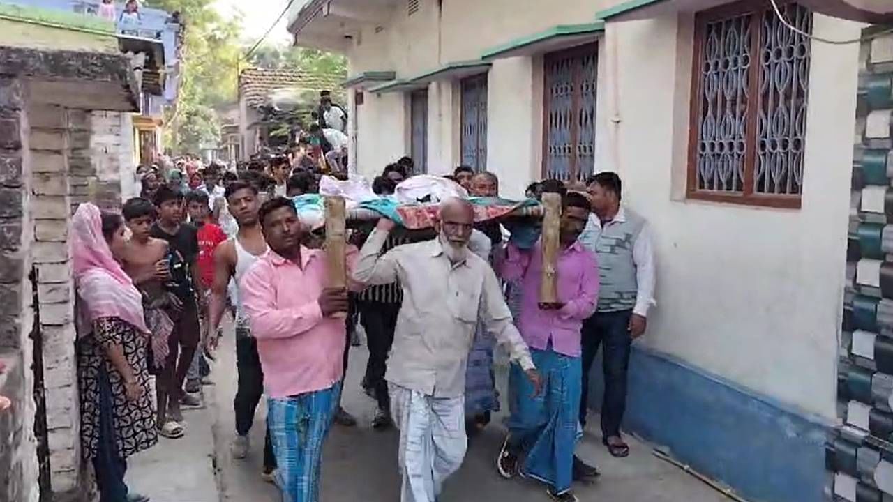 Malda: আচমকা গুলির শব্দ! ছাদে যেতেই ছেলের অবস্থা দেখে বুক কেঁপে গেল বাড়ির লোকজনের