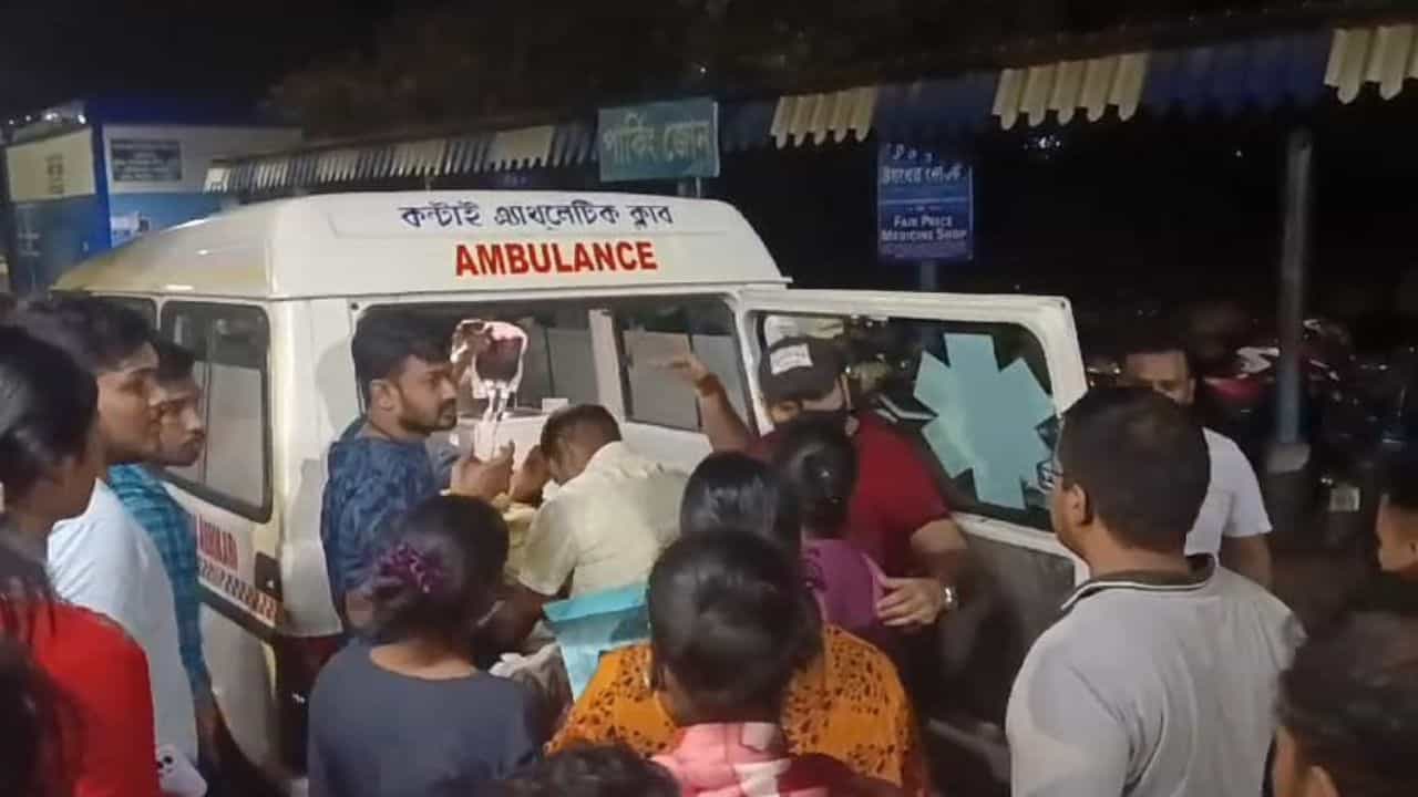 Medical Student: কাঁথিতে আয়ুর্বেদ কলেজের হস্টেল থেকে 'ঝাঁপ' তরুণী ডাক্তারি পড়ুয়ার Medical Student: কাঁথিতে আয়ুর্বেদ কলেজের হস্টেল থেকে 'ঝাঁপ' তরুণী ডাক্তারি পড়ুয়ার