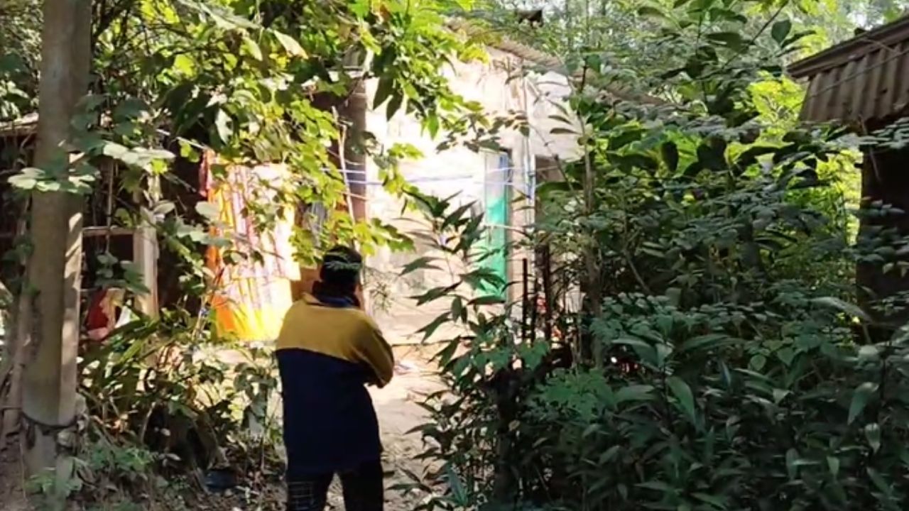 Medinipur: আলুই গ্রামে আতঙ্কের ছায়া, ভিন রাজ্যের দুষ্কৃতী গ্রেফতার Medinipur: আলুই গ্রামে আতঙ্কের ছায়া, ভিন রাজ্যের দুষ্কৃতী গ্রেফতার
