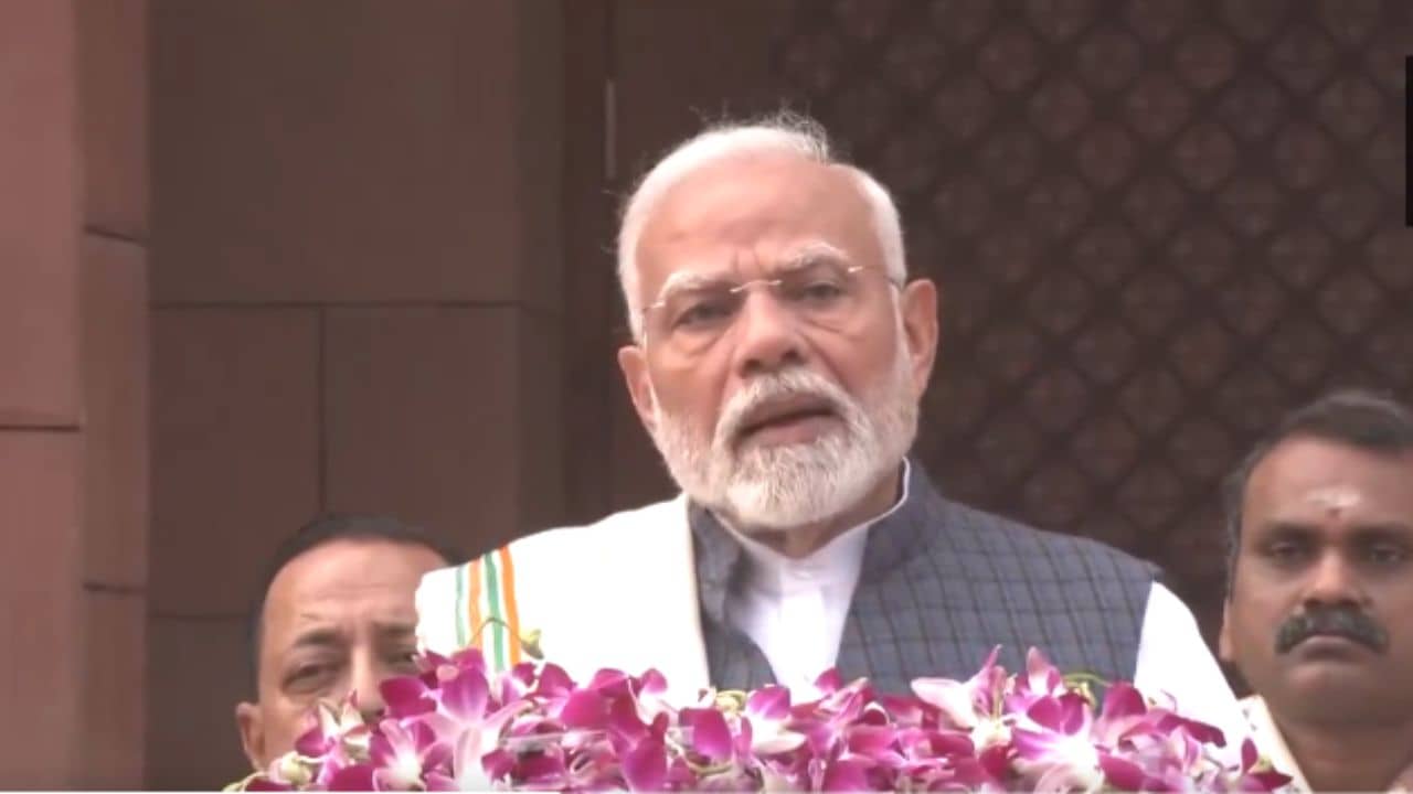 PM Modi: দেশের জনগণ সবকিছুর হিসাব রাখছে, অধিবেশনের আগেই বিরোধীদের তোপ প্রধানমন্ত্রীর