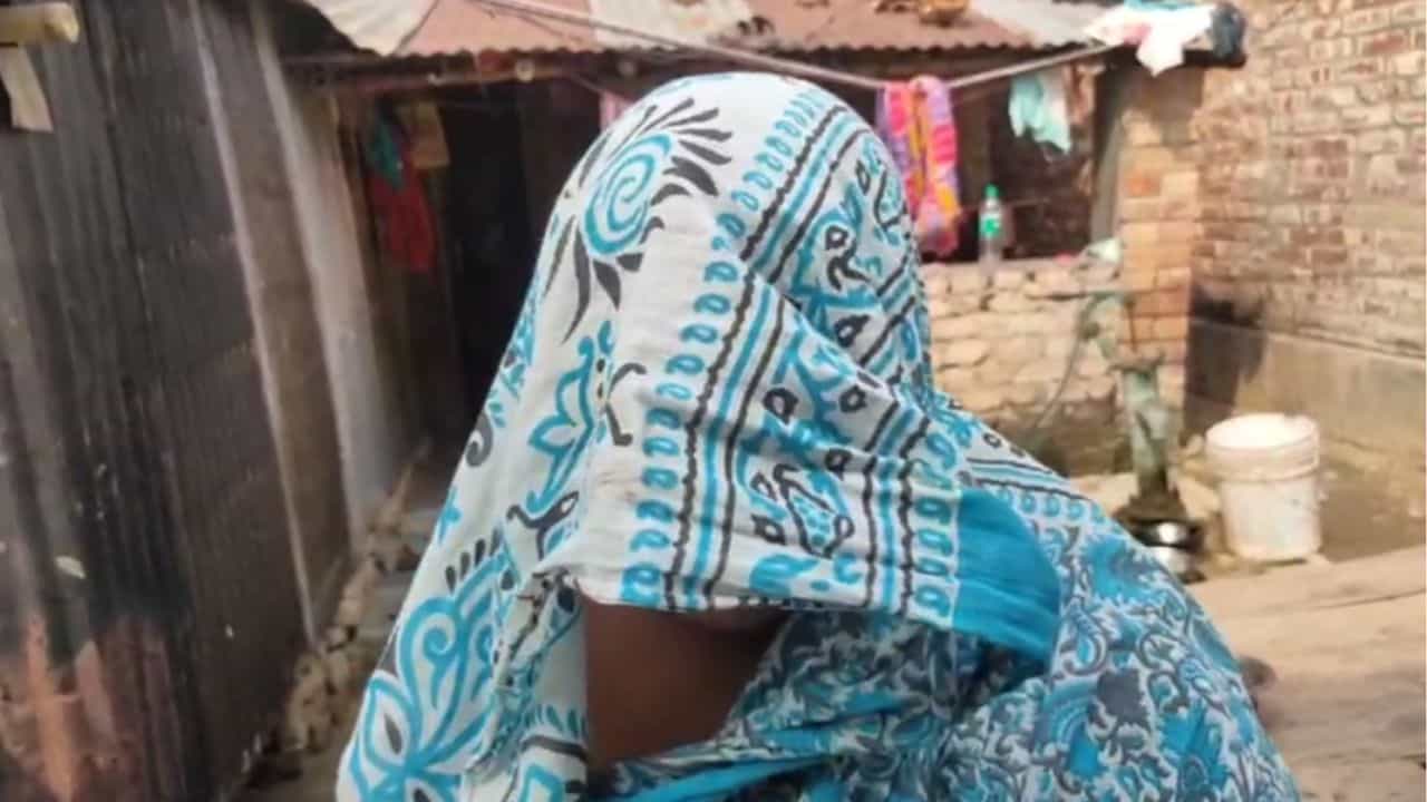 Nadia: মেয়ের সারা শরীরে কামর-আঁচড়ের দাগ, বাকিটা বুঝতে অসুবিধা হল না নাবালিকার মায়ের Nadia: মেয়ের সারা শরীরে কামর-আঁচড়ের দাগ, বাকিটা বুঝতে অসুবিধা হল না নাবালিকার মায়ের