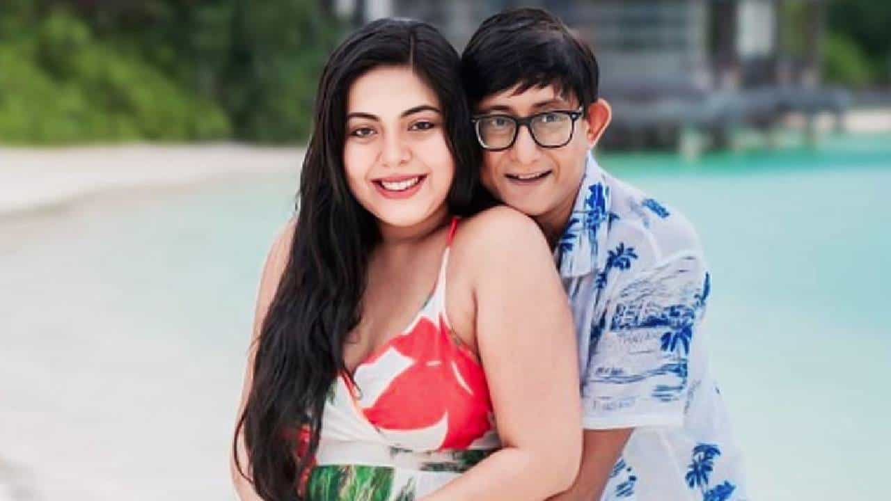 মেয়ে কৃষভি নয়, এবার শ্রীময়ী সামনে আনলেন 'বড় বাচ্চা'-কে মেয়ে কৃষভি নয়, এবার শ্রীময়ী সামনে আনলেন 'বড় বাচ্চা'-কে