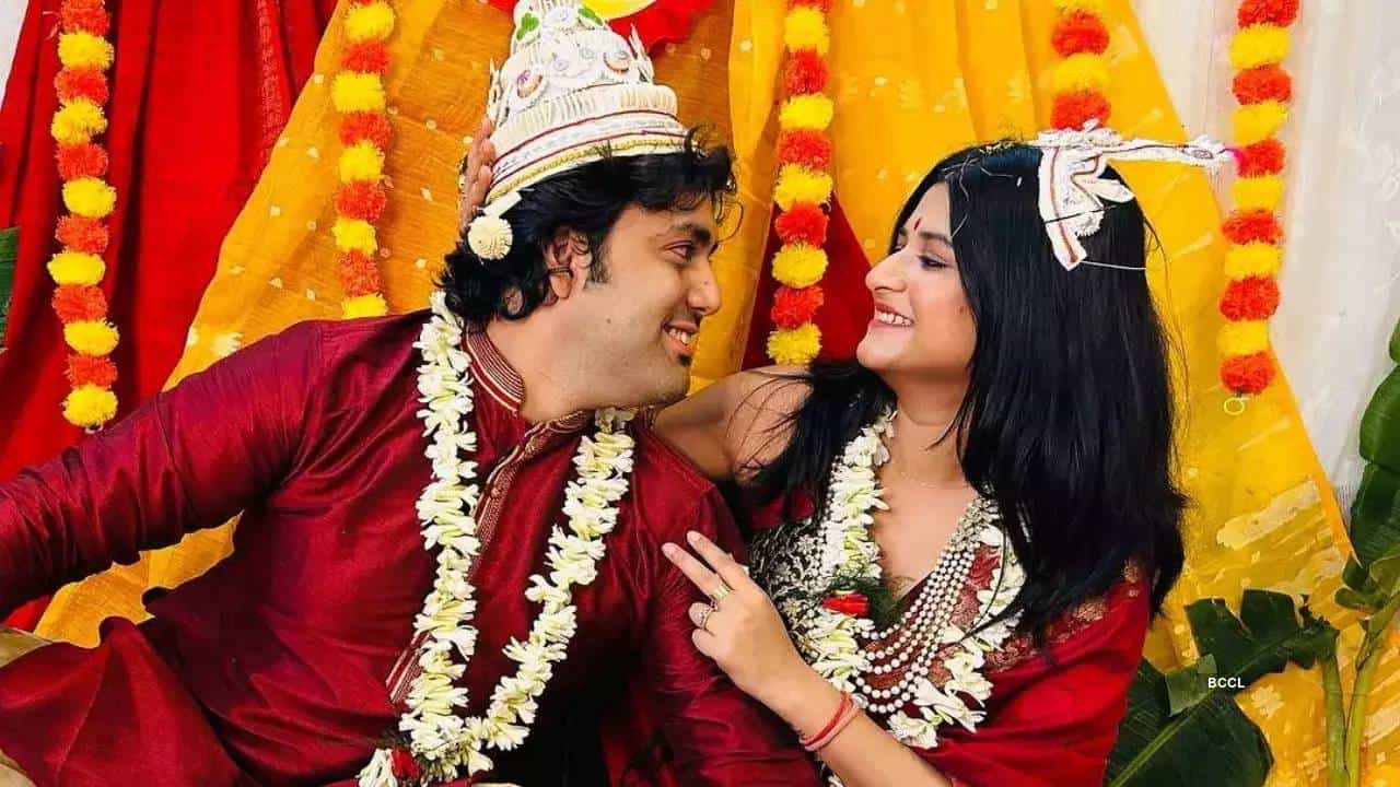মা হওয়ার খবর শোনাতেই, রূপসার একমাস পুরনো ভিডিয়ো ভাইরাল! মা হওয়ার খবর শোনাতেই, রূপসার একমাস পুরনো ভিডিয়ো ভাইরাল!
