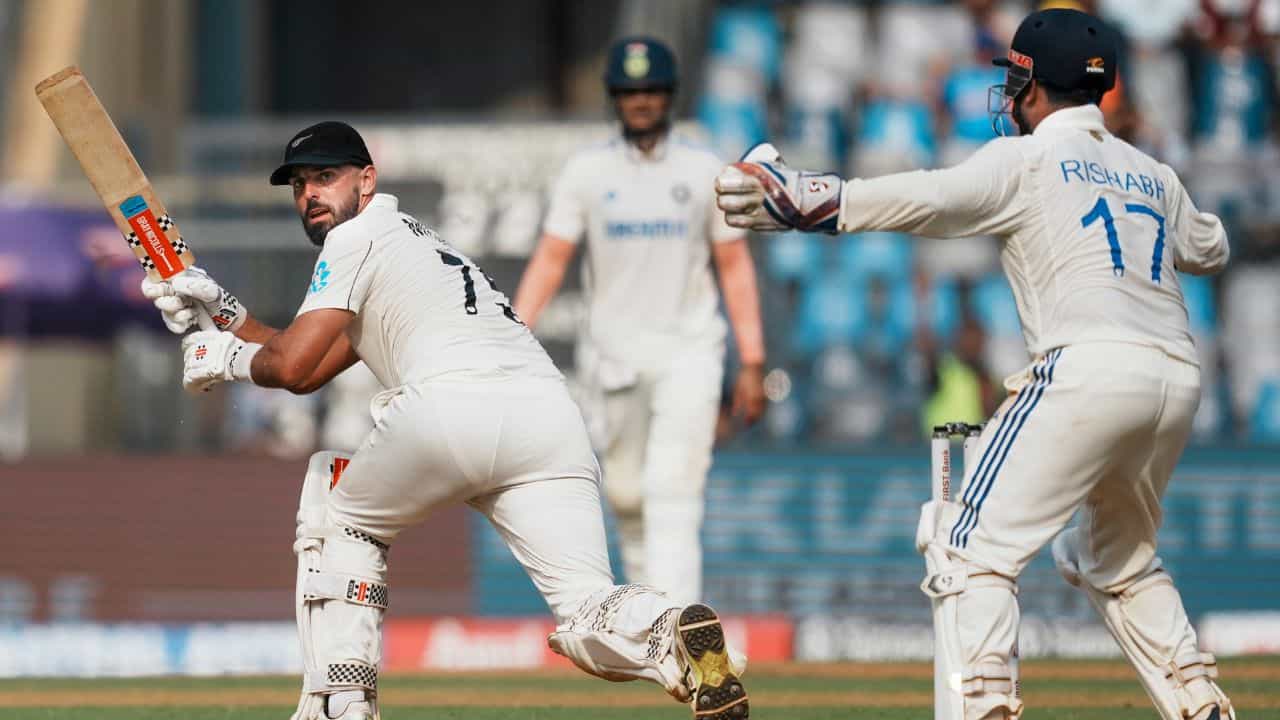 IND vs NZ: অল্পের জন্য রক্ষা পেল জন পার্কারের রেকর্ড! কাছ থেকে ফিরলেন মিচেল IND vs NZ: অল্পের জন্য রক্ষা পেল জন পার্কারের রেকর্ড! কাছ থেকে ফিরলেন মিচেল