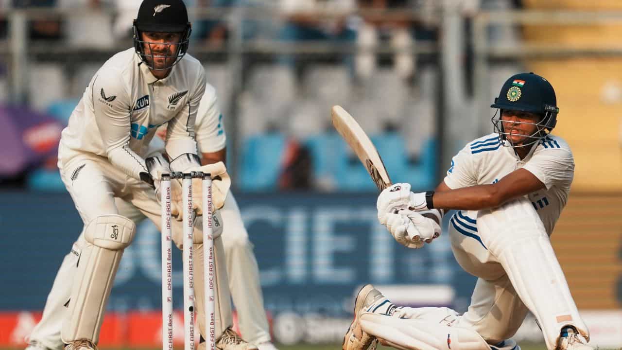 IND vs NZ DAY 1: যশস্বীর একটা ভুলে ওয়াংখেড়েতে শেষ বেলায় ব্যাকফুটে ভারত IND vs NZ DAY 1: যশস্বীর একটা ভুলে ওয়াংখেড়েতে শেষ বেলায় ব্যাকফুটে ভারত