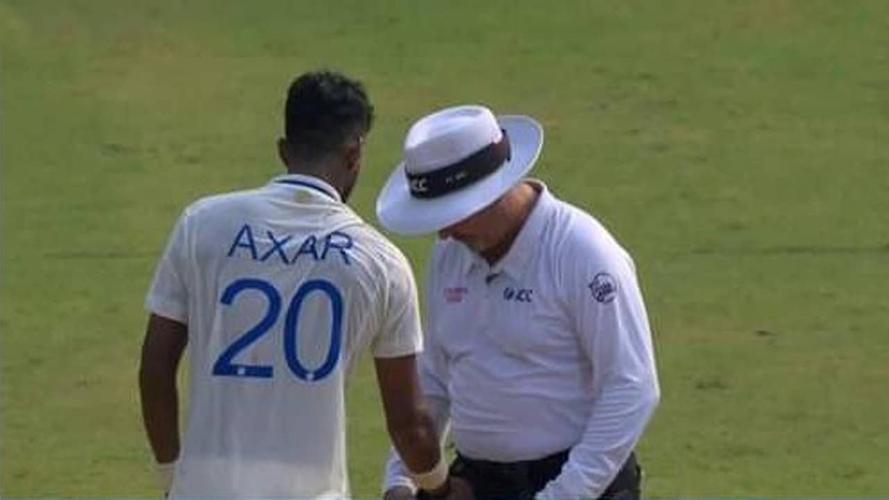 IND vs NZ: একাদশে নেই, ওয়াংখেড়েতে উইকেট নিলেন অক্ষর প্যাটেলও!