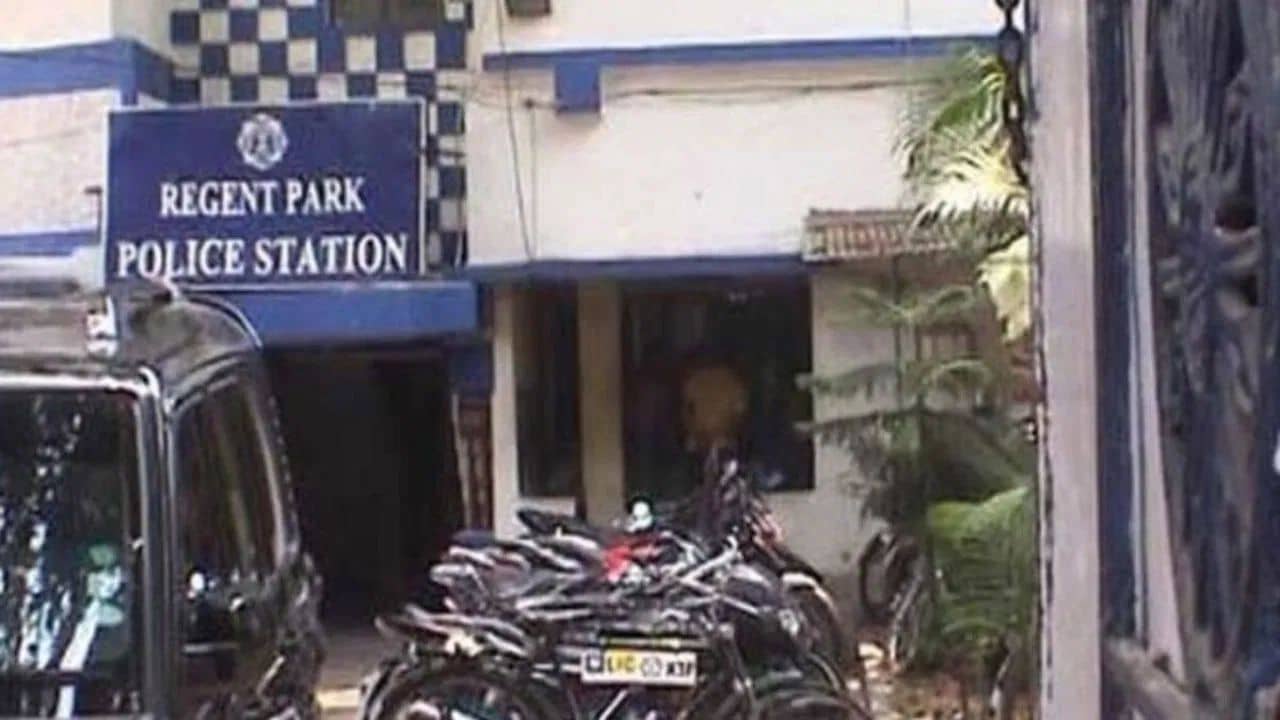 Attacked On Police: পাড়ার ঝামেলায় হঠাৎ কেন পুলিশ? অশান্তি থামাতে গিয়ে মার খেয়ে গেলেন ট্রাফিক পুলিশই