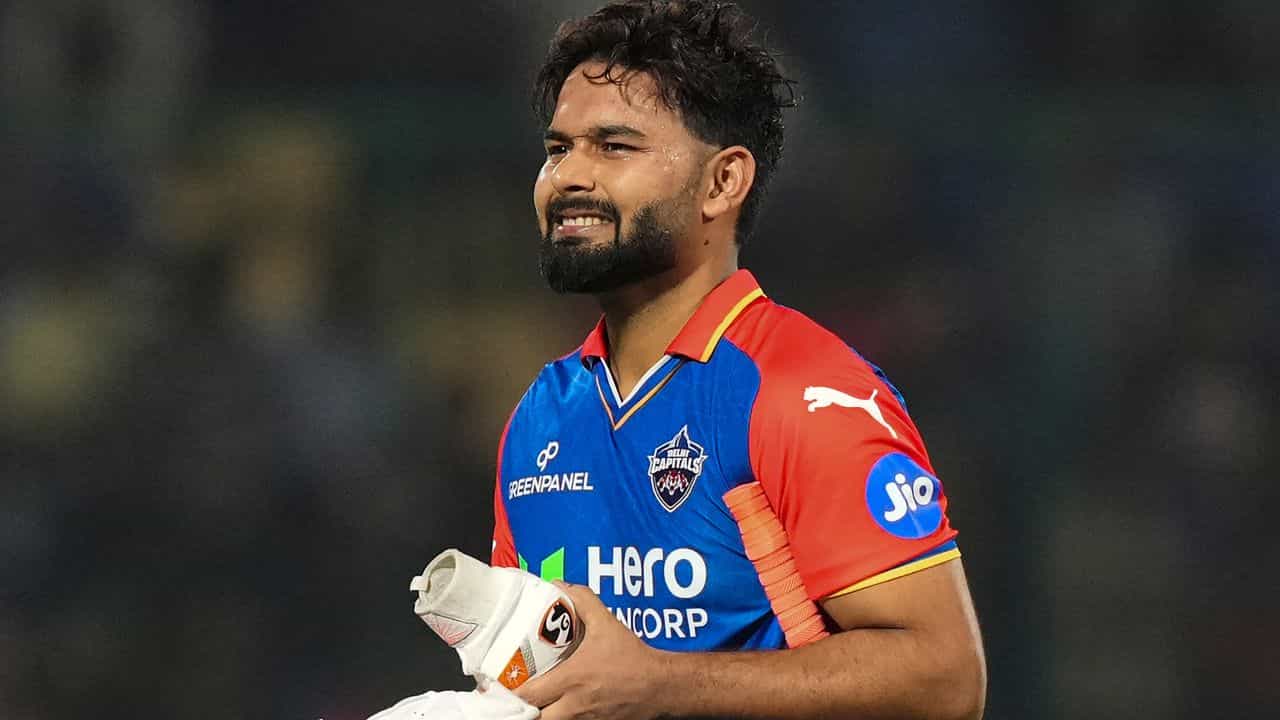 Rishabh Pant: মেগা নিলামে ইয়েলোব্রিগেডের ফোকাসে ঋষভ পন্থ? CSK সিইও পরিষ্কার জানালেন... Rishabh Pant: মেগা নিলামে ইয়েলোব্রিগেডের ফোকাসে ঋষভ পন্থ? CSK সিইও পরিষ্কার জানালেন...