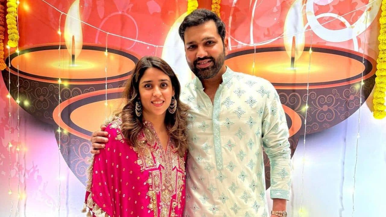 Rohit Sharma: অনুষ্কার পর ঋতিকার নিশানায় গাভাসকর! হিটম্যানের দায়িত্ব নিয়ে প্রশ্ন তুলেছিলেন সানি, প্রথম বার মুখ খুললেন রোহিতপত্নী