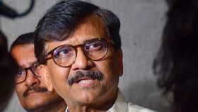 'কুছ তো গড়বড় হ্যায়', মহাযুতির ফলে 'আঁশটে' গন্ধ পাচ্ছেন সঞ্জয় রাউত! 'কুছ তো গড়বড় হ্যায়', মহাযুতির ফলে 'আঁশটে' গন্ধ পাচ্ছেন সঞ্জয় রাউত!