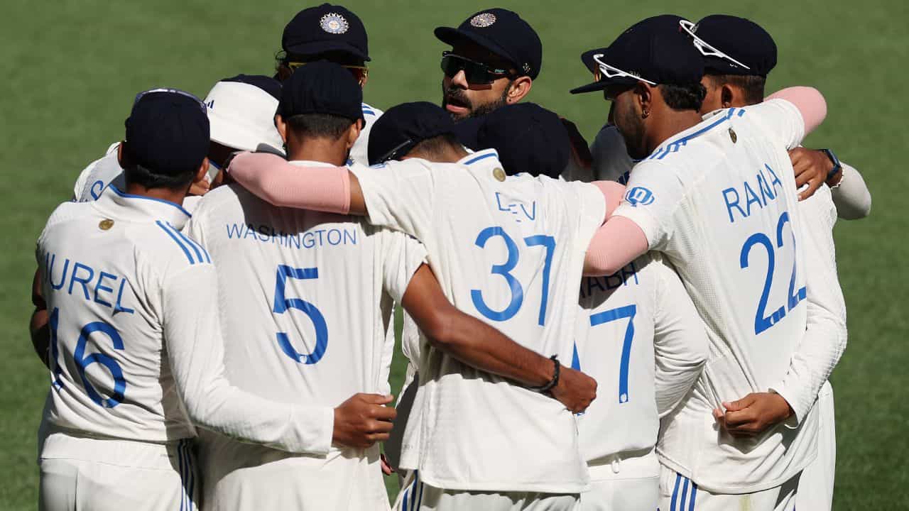 IND vs AUS: অ্যাডিলেডে দিন-রাতের টেস্টের আগে বড় ধাক্কা, আঙুলের চোটে নেই তারকা! IND vs AUS: অ্যাডিলেডে দিন-রাতের টেস্টের আগে বড় ধাক্কা, আঙুলের চোটে নেই তারকা!