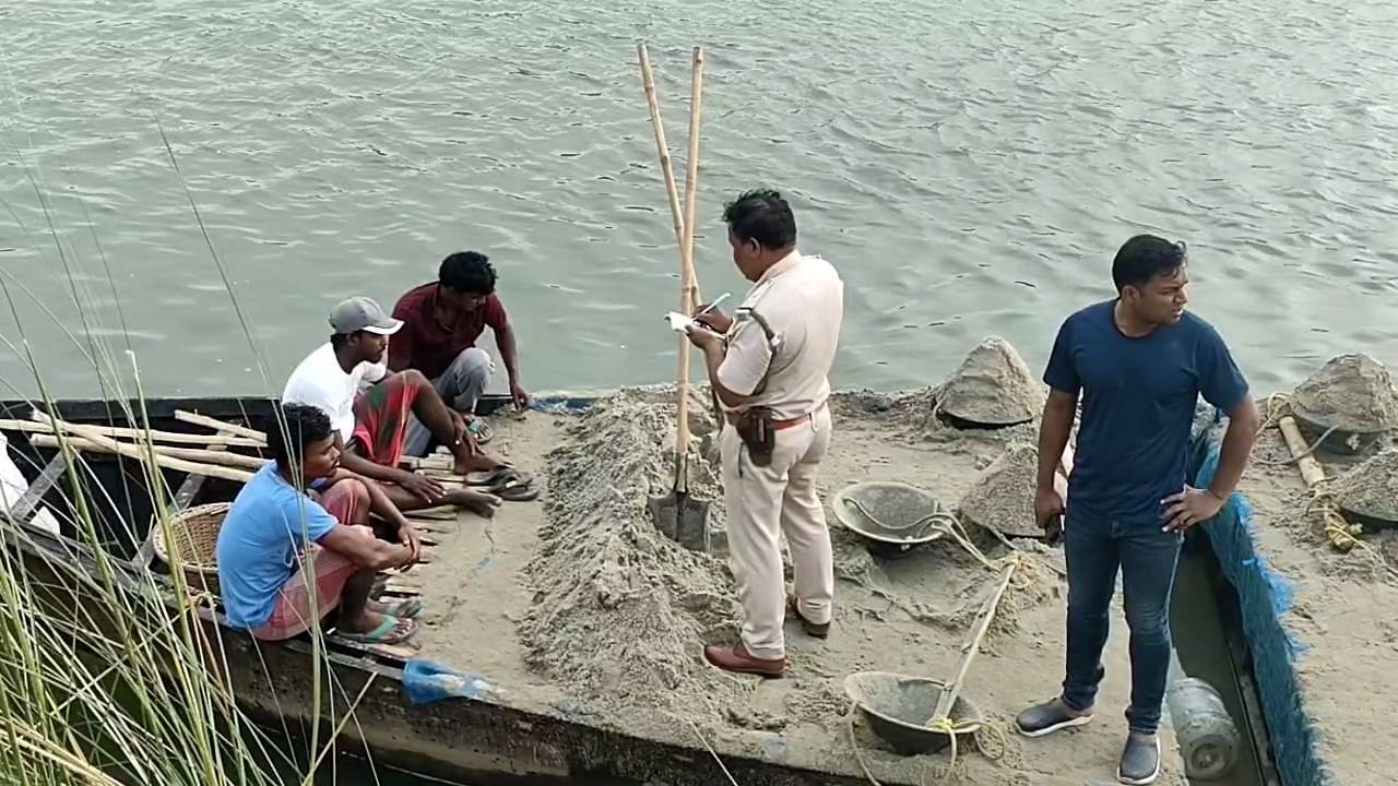 South Dinajpur: দেদার বালি পাচার দক্ষিণ দিনাজপুরে, তৎপর প্রশাসন