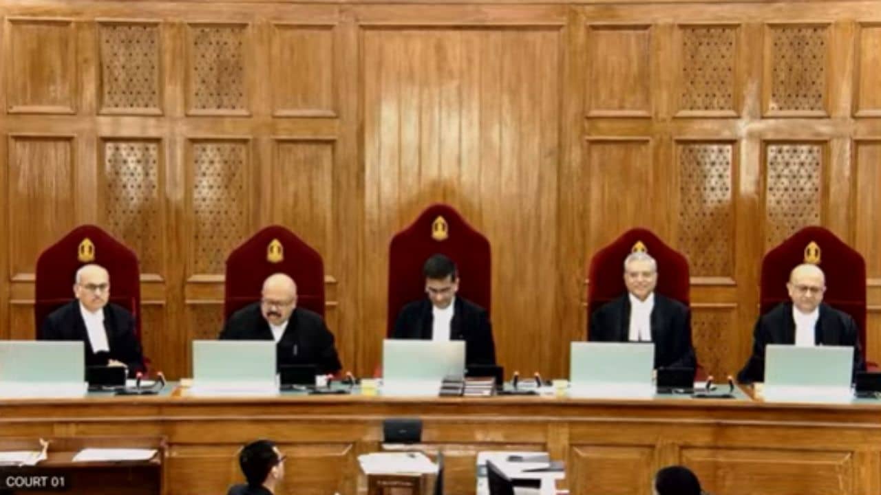 Supreme Court On R G Kar: আবারও পিছিয়ে গেল আরজি কর মামলার শুনানি,  বৃহস্পতিবার দুপুর ২টোয় শুনানি