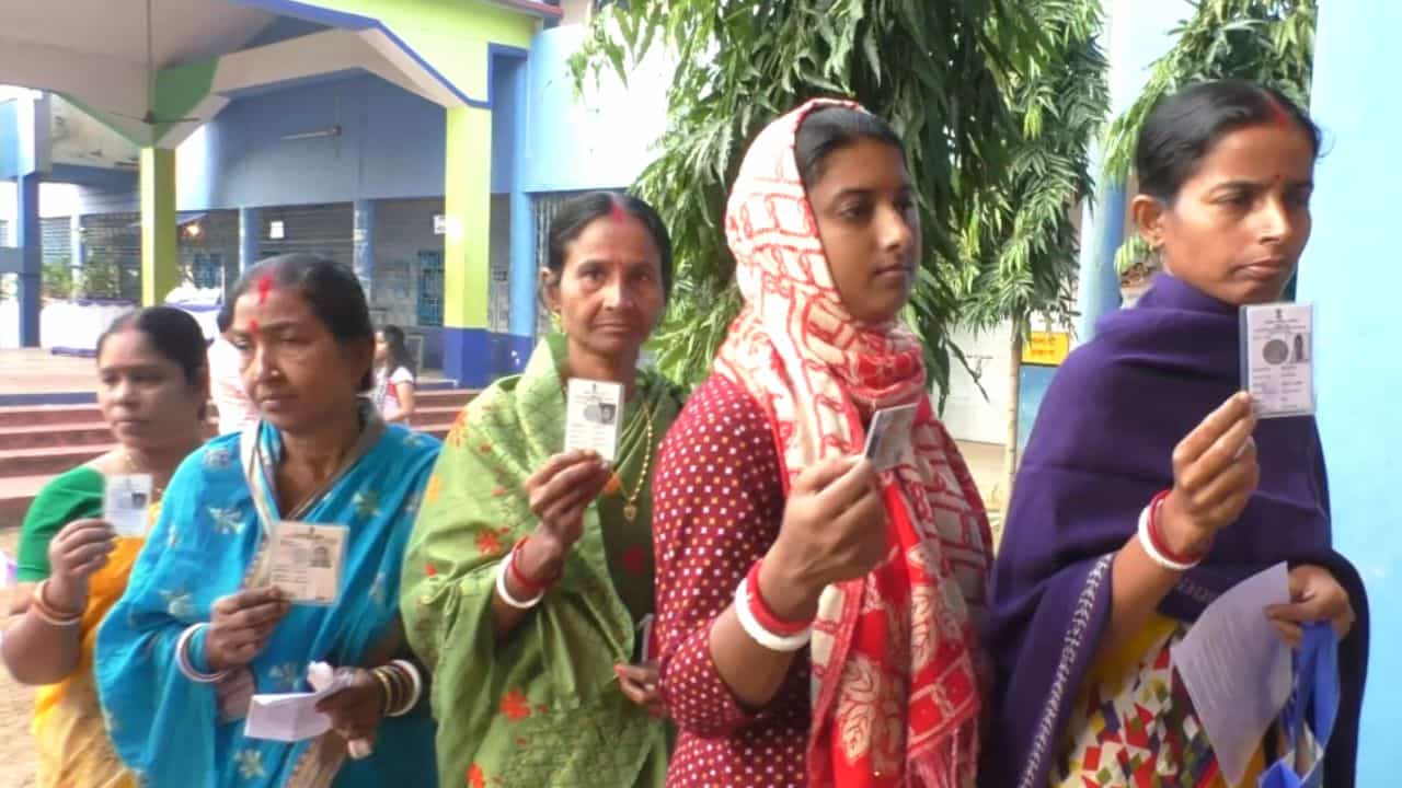 Taldangra By-Elections 2024 Voting: ভোট দিলেই মিলছে 'দামী' উপহার, কে দিচ্ছে জানেন? Taldangra By-Elections 2024 Voting: ভোট দিলেই মিলছে 'দামী' উপহার, কে দিচ্ছে জানেন?