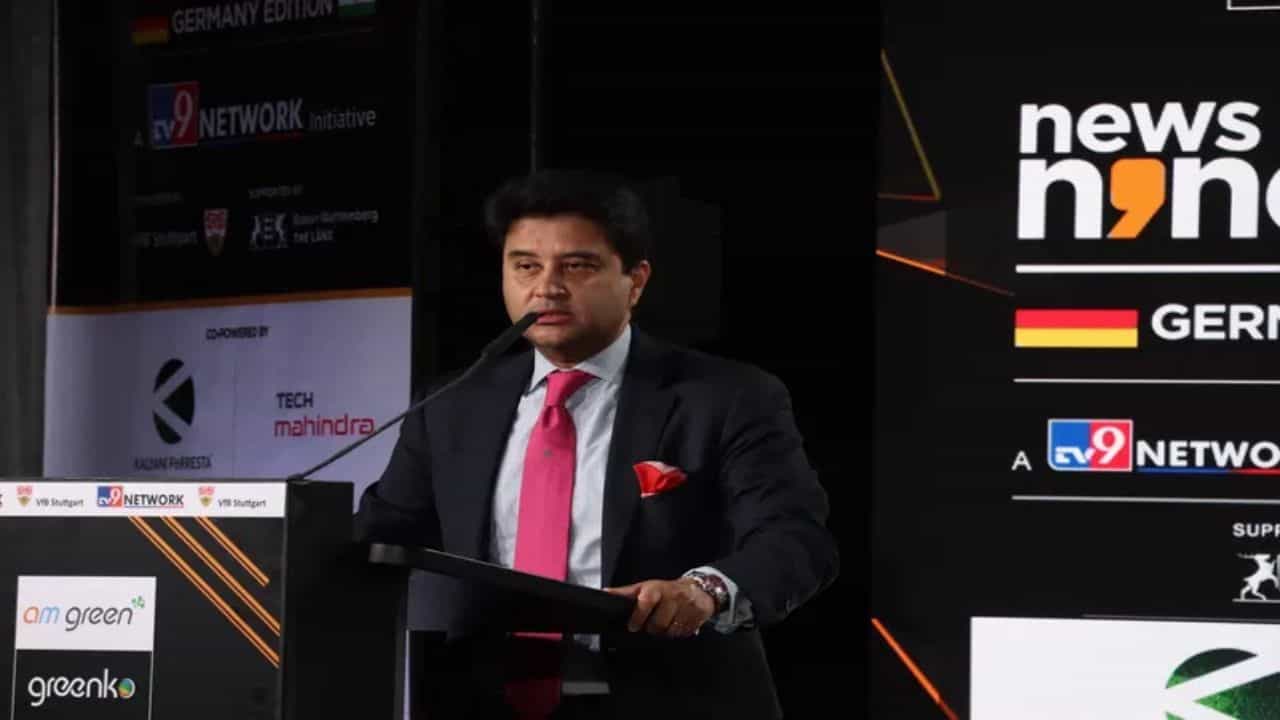News 9 Global Summit: 'মোদীর নেতৃত্বে '২৭ সালের মধ্যেই ভারত বিশ্বের তৃতীয় বৃহত্তম অর্থনীতির দেশ হবে' News 9 Global Summit: 'মোদীর নেতৃত্বে '২৭ সালের মধ্যেই ভারত বিশ্বের তৃতীয় বৃহত্তম অর্থনীতির দেশ হবে'