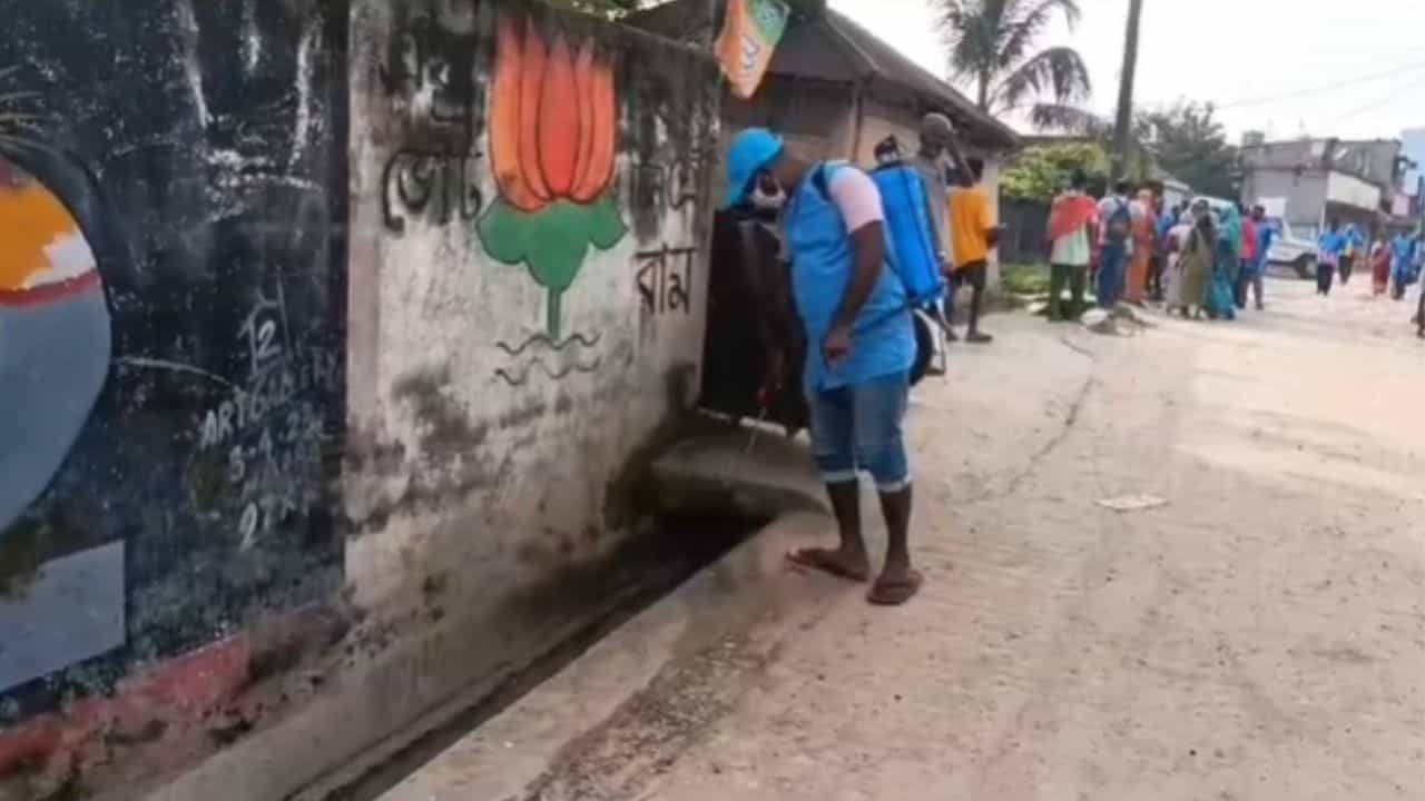 Malda: ডেঙ্গি বা ম্যালেরিয়া নয়, এবার 'আতঙ্ক' বাড়াচ্ছে এই রোগ Malda: ডেঙ্গি বা ম্যালেরিয়া নয়, এবার 'আতঙ্ক' বাড়াচ্ছে এই রোগ