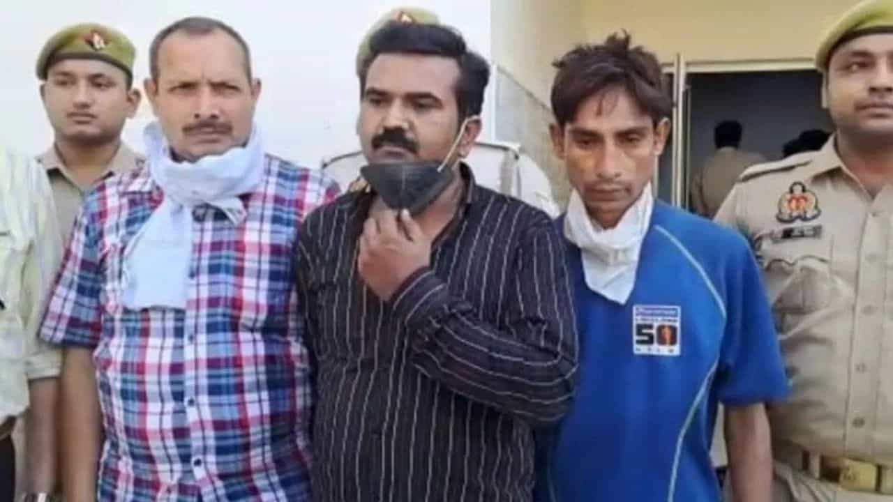 Lawyer killed: জামিন পেয়েও বড় প্রমাণ পুলিশকে দিল সুপারি কিলার, আইনজীবী খুনের 'খেলা' ঘুরে গেল Lawyer killed: জামিন পেয়েও বড় প্রমাণ পুলিশকে দিল সুপারি কিলার, আইনজীবী খুনের 'খেলা' ঘুরে গেল