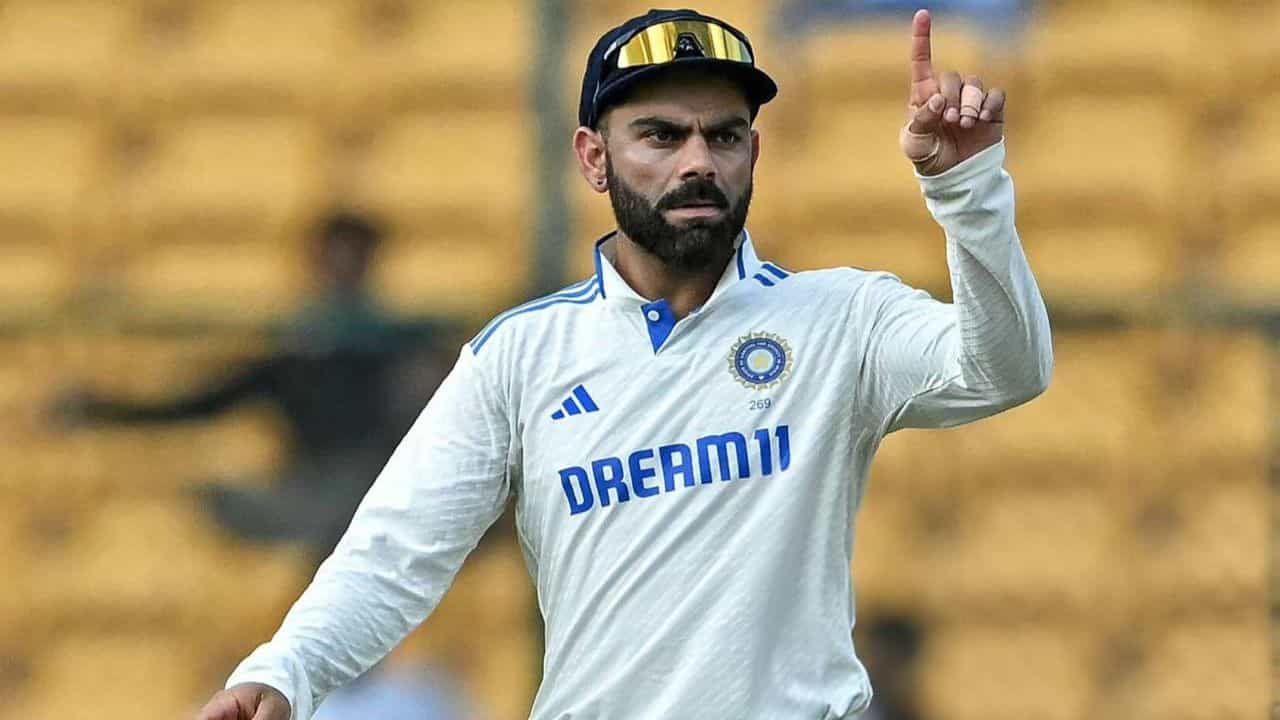 Virat Kohli: ফর্মে ফিরতে মরিয়া, টিমকে ছাড়াই তড়িঘড়ি পারথে পৌঁছলেন বিরাট কোহলি Virat Kohli: ফর্মে ফিরতে মরিয়া, টিমকে ছাড়াই তড়িঘড়ি পারথে পৌঁছলেন বিরাট কোহলি