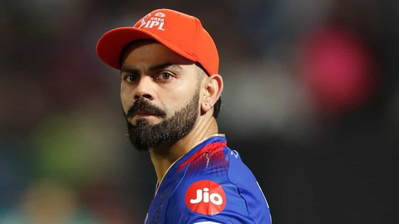 Virat Kohli: RCB-র দুই দশকের সঙ্গী বিরাট! রিটেনশন পর্ব মিটতেই আগামীর লক্ষ্য জানালেন কোহলি Virat Kohli: RCB-র দুই দশকের সঙ্গী বিরাট! রিটেনশন পর্ব মিটতেই আগামীর লক্ষ্য জানালেন কোহলি