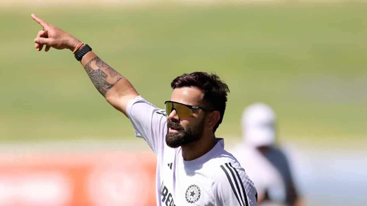 Virat Kohli: ভিডিয়ো: অনুশীলনে অবশেষে মিলল বিরাট দর্শন, নেটে আগুন ঝরাচ্ছেন কোহলি Virat Kohli: ভিডিয়ো: অনুশীলনে অবশেষে মিলল বিরাট দর্শন, নেটে আগুন ঝরাচ্ছেন কোহলি