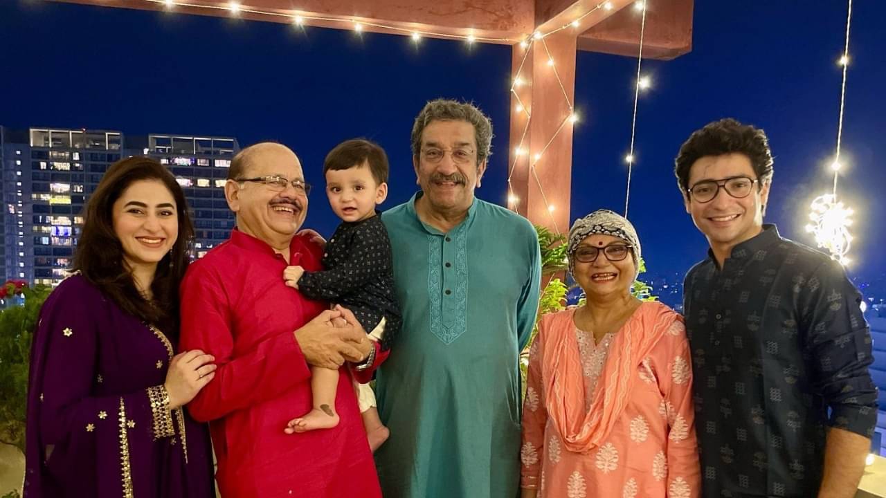 কেমোর জন্য চুল উঠে গিয়েছে, ভেঙেছে শরীর! দীপাবলিতে হাসিমুখে ফ্রেমবন্দি মিঠু