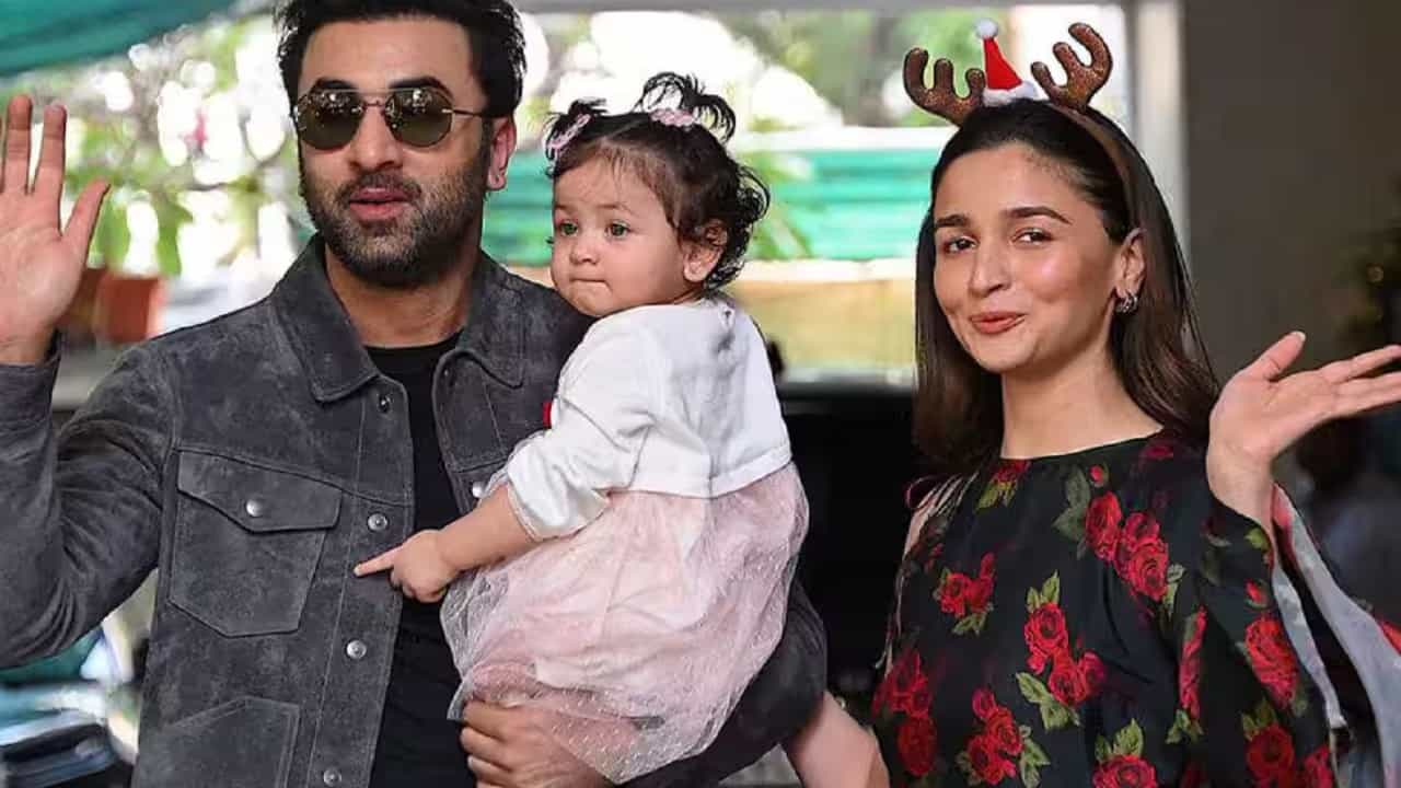 'বিয়ের ২ মাসের মধ্যেই...', রাহা হওয়ার আগে বড় বিতর্কে জড়ান আলিয়া-রণবীর! 'বিয়ের ২ মাসের মধ্যেই...', রাহা হওয়ার আগে বড় বিতর্কে জড়ান আলিয়া-রণবীর!