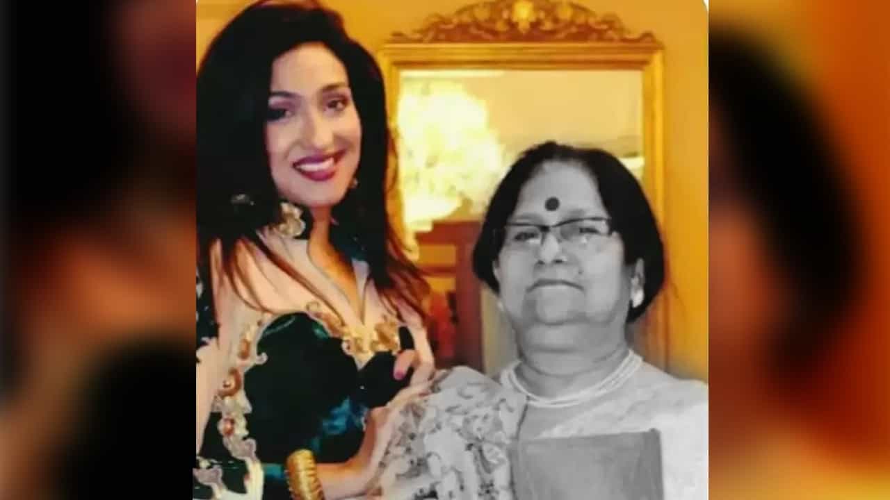 মাতৃহারা ঋতুপর্ণা সেনগুপ্ত, টানা ১৫ দিন ছিলেন ভেন্টিলেশনে, শনিবার সব শেষ মাতৃহারা ঋতুপর্ণা সেনগুপ্ত, টানা ১৫ দিন ছিলেন ভেন্টিলেশনে, শনিবার সব শেষ