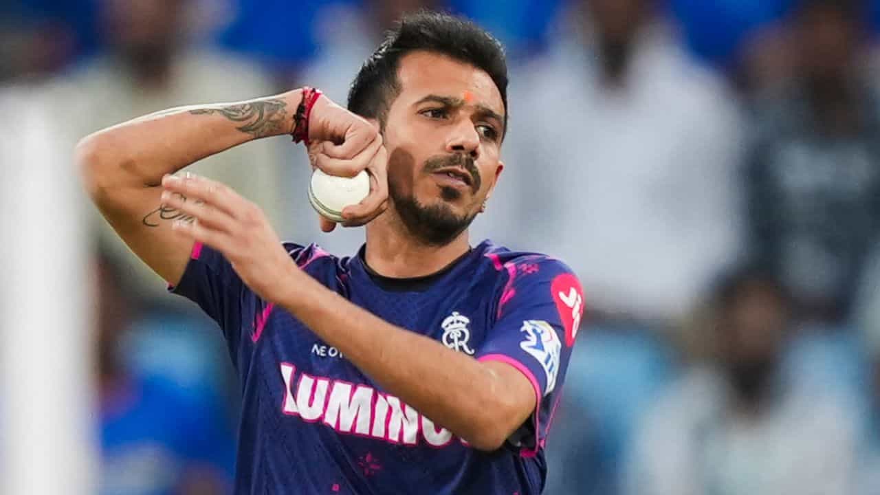 Yuzvendra Chahal IPL Auction 2025: ঘরে ফেরা হল না স্পিনারের, ১৮ কোটিতে পঞ্জাবে চাহাল! Yuzvendra Chahal IPL Auction 2025: ঘরে ফেরা হল না স্পিনারের, ১৮ কোটিতে পঞ্জাবে চাহাল!