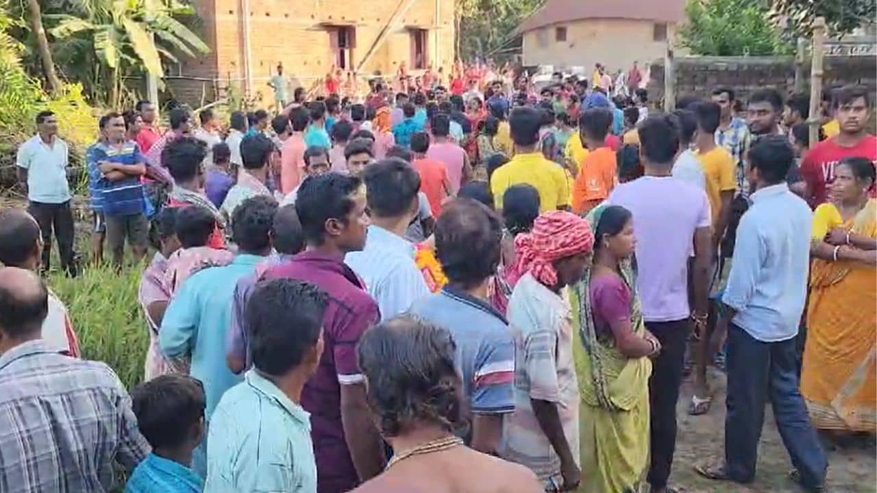 cylinder blast: সাঁইথিয়ায় বিস্ফোরণে কেঁপে উঠল সিভিক ভলান্টিয়ারের বাড়ি, মৃত ১