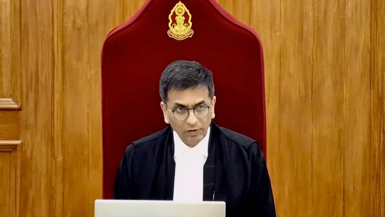 CJI DY Chandrachud: 'সভ্য সমাজে এমন হয় না', শেষদিনে বুলডোজার জাস্টিস নিয়ে বড় রায় প্রধান বিচারপতি চন্দ্রচূড়ের