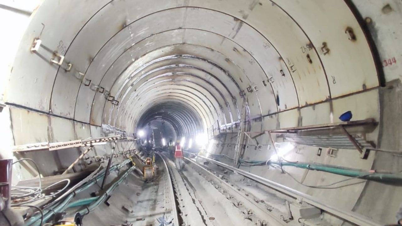 East-West Metro Route Update: বউবাজারে মাটির নীচে ঢুকছে ইয়া বড় লোহার রিং! সুড়ঙ্গের ভিতরে কী চলছে আসলে, জানা গেল সবটা