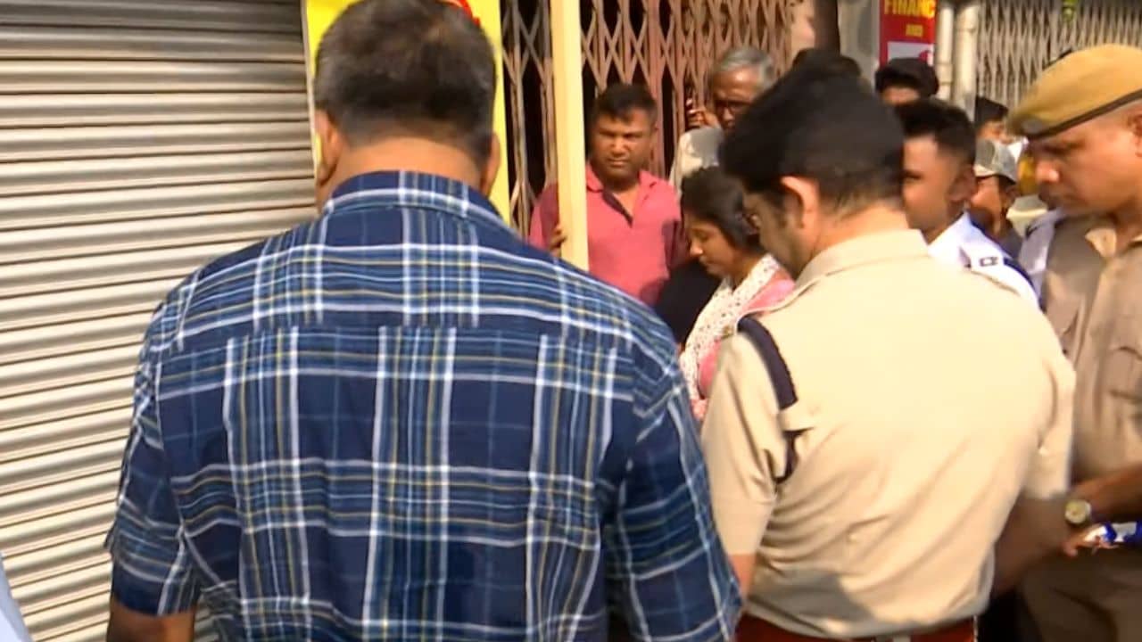 Mukundapur Robbery: শেয়ার মার্কেটে ধস, সেই কারণেই মুকুন্দপুরে ডাকাতি করতে গিয়েছিলেন নামী বেসরকারি হাসপাতালের স্বাস্থ্য কর্মী, সামনে চাঞ্চল্যকর তথ্য