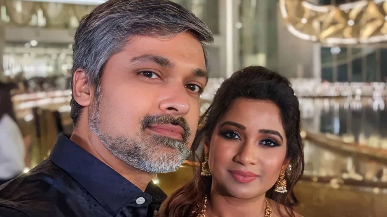 কোটির পাহাড়ে বসে! শ্রেয়া ঘোষালের স্বামীর আয়ের উৎস জানেন? কোটির পাহাড়ে বসে! শ্রেয়া ঘোষালের স্বামীর আয়ের উৎস জানেন?